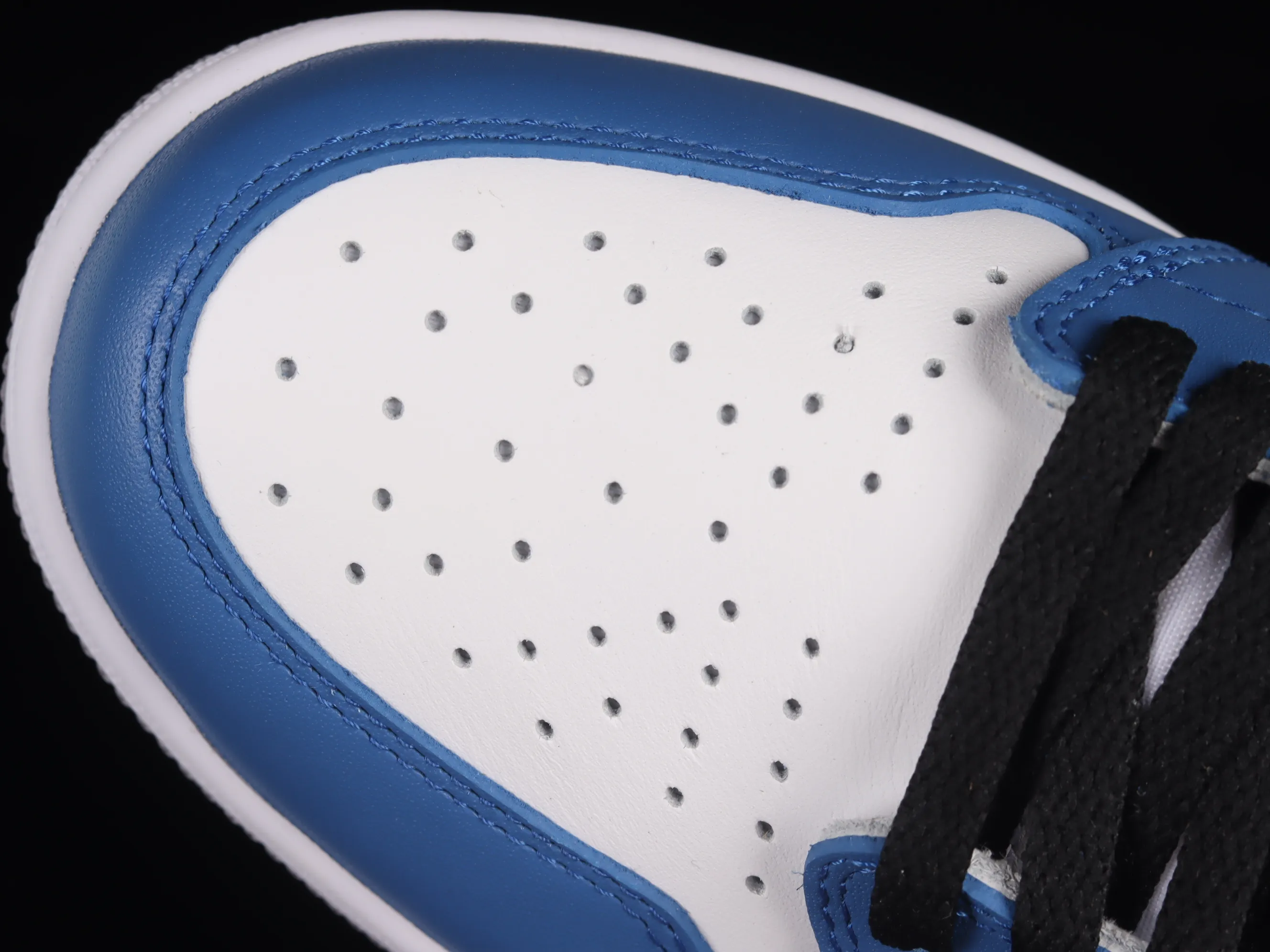All categories Air Jordan Jordan series basketball shoes Air Jordan 1 High X version Air Jordan 1 High OG "True Blue" AJ1 Joe 1 white and blue color high-top basketball shoes DZ5485-410